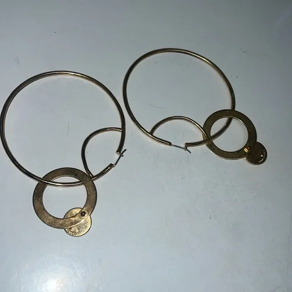 Gold plated earrings from Neiman marcus never worn - Picture 3 of 5